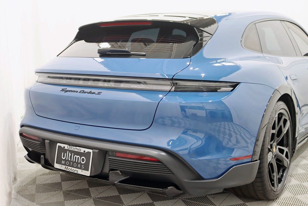 2022 Porsche Taycan Cross Turismo Turbo photo 7