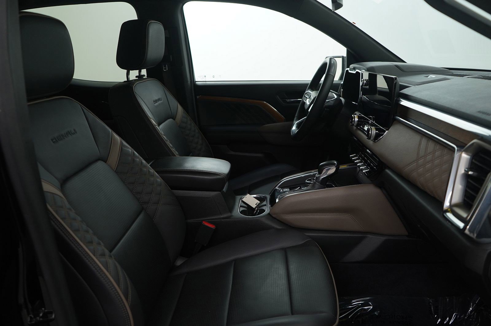 Used 2024 GMC Canyon Denali with VIN 1GTP6FEK7R1230779 for sale in Bloomington, Minnesota