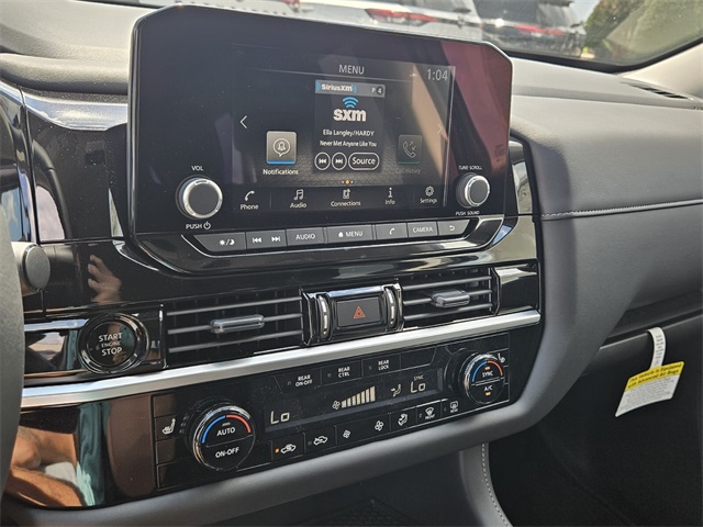 2025 Nissan Pathfinder SV photo 17