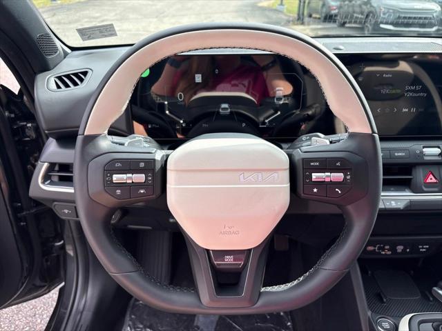 2025 Kia K4 GT-Line photo 6