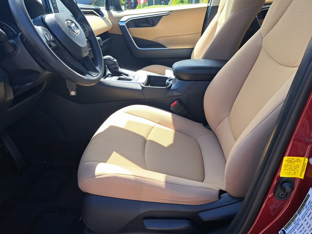 2020 Toyota RAV4 LE photo 23