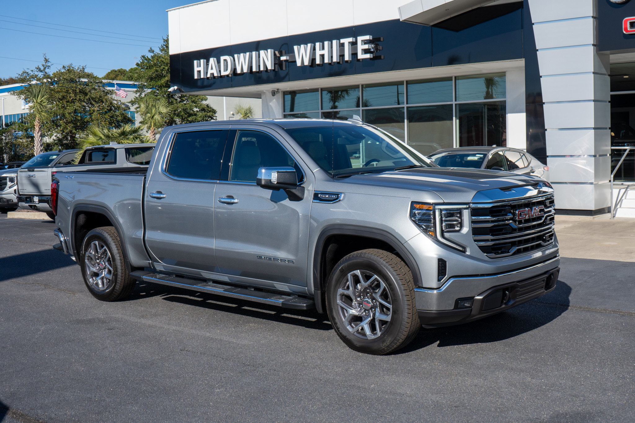 2026 GMC Sierra 1500 SLT's photo