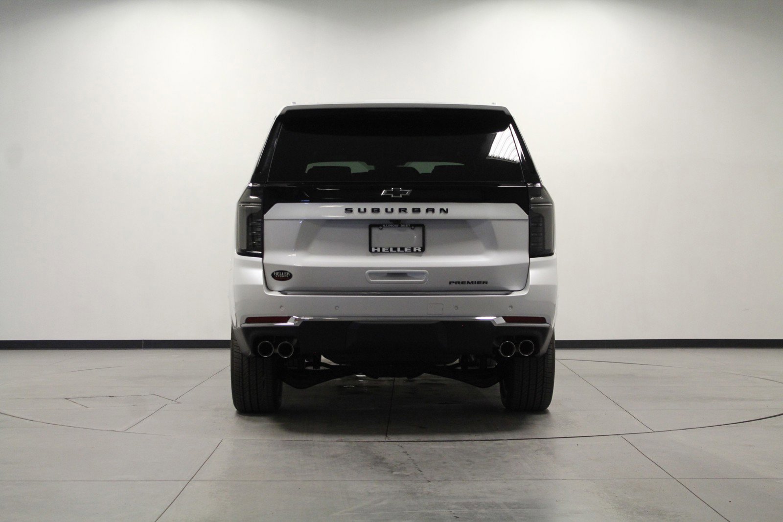 2025 Chevrolet Suburban Premier photo 4