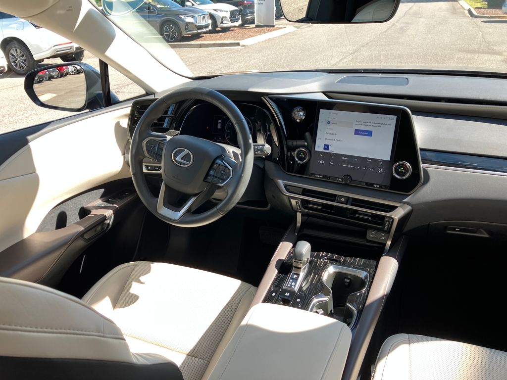 2023 Lexus RX photo 31