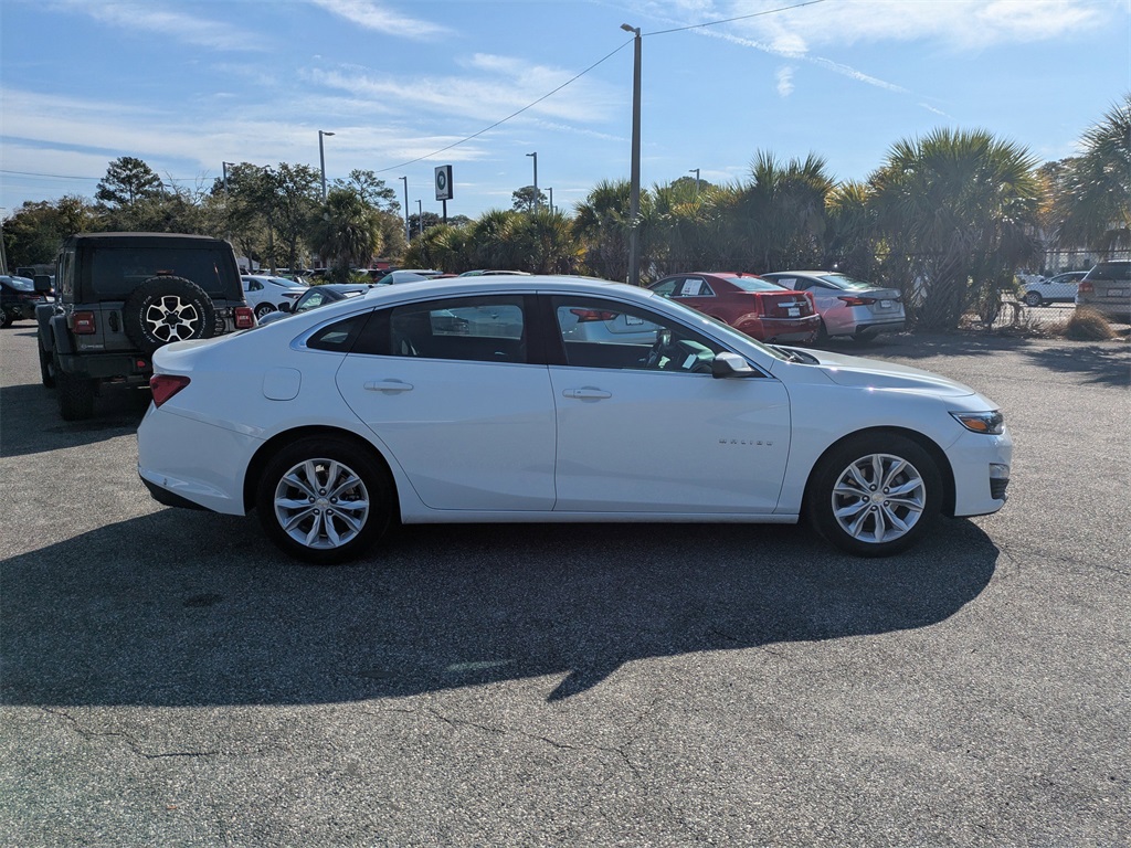 2024 Chevrolet Malibu 1LT photo 2