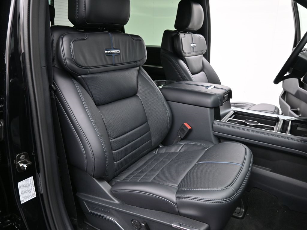 2026 Ford F-350 Platinum photo 17