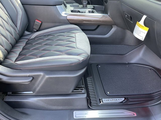 2025 Chevrolet Silverado 1500 RST photo 10