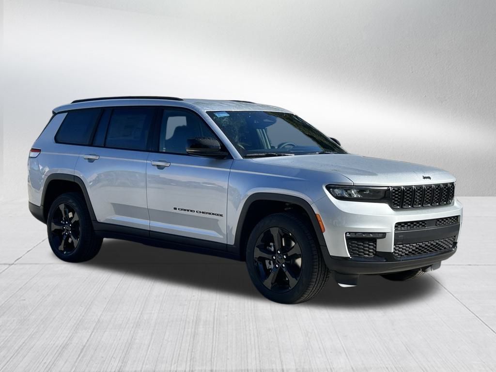 2025 Jeep Grand Cherokee Limited photo 2