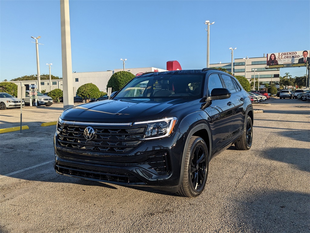 2026 Volkswagen Atlas Cross Sport SEL R-Line photo 3