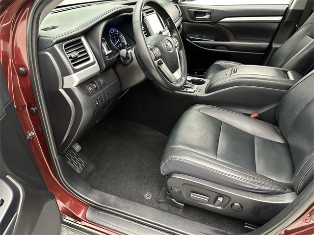 2019 Toyota Highlander SE photo 3