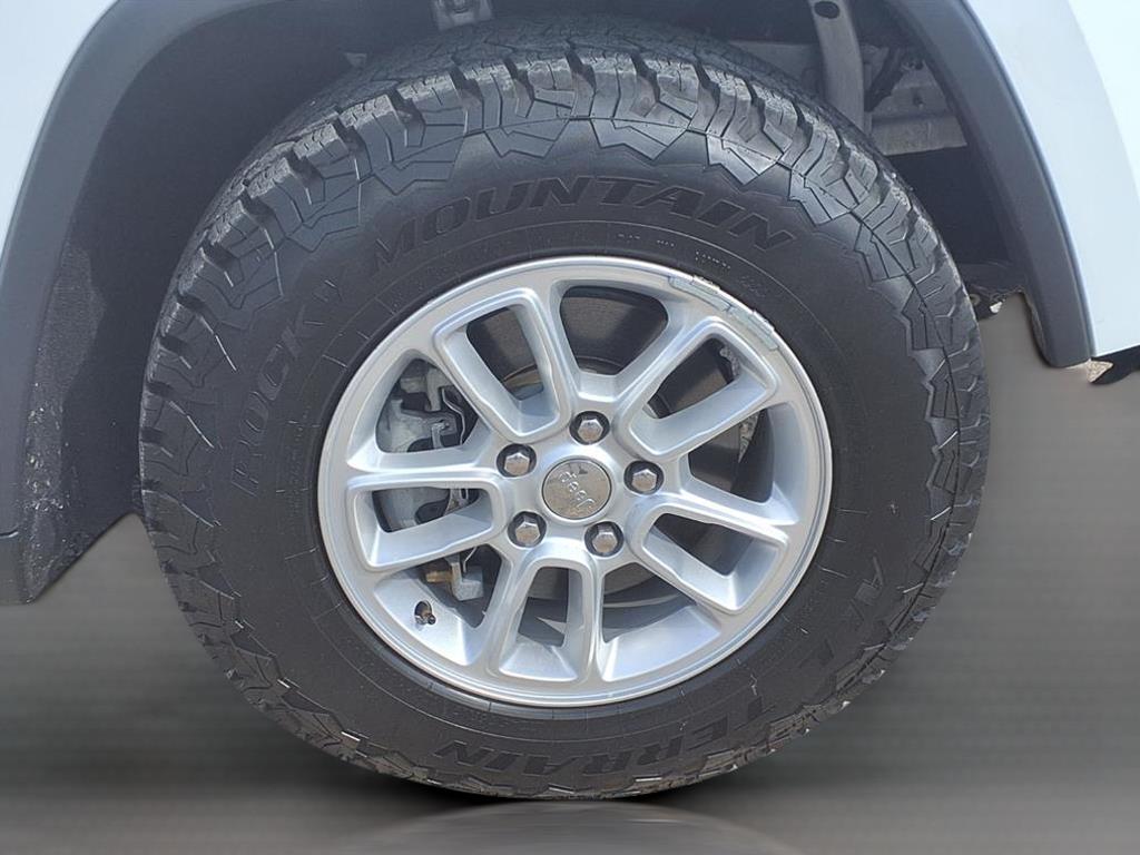 2018 Jeep Grand Cherokee Laredo E photo 20