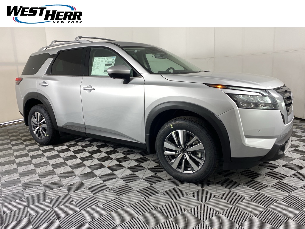 2025 Nissan Pathfinder SL's photo