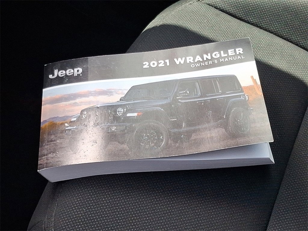 2021 Jeep Wrangler Unlimited Sahara photo 24