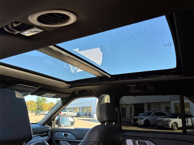 Used 2025 Black Metallic Ford ST image 11