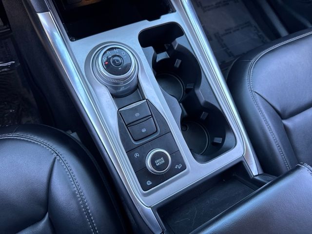 2023 Ford Explorer XLT photo 17