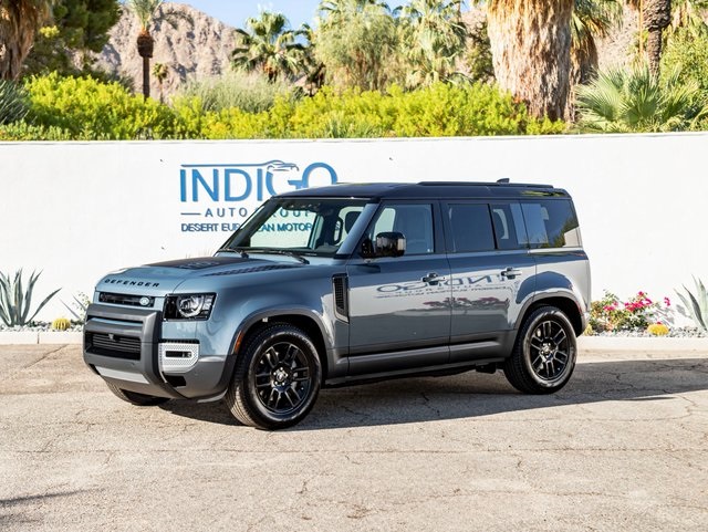 2025 Land Rover Defender S's photo