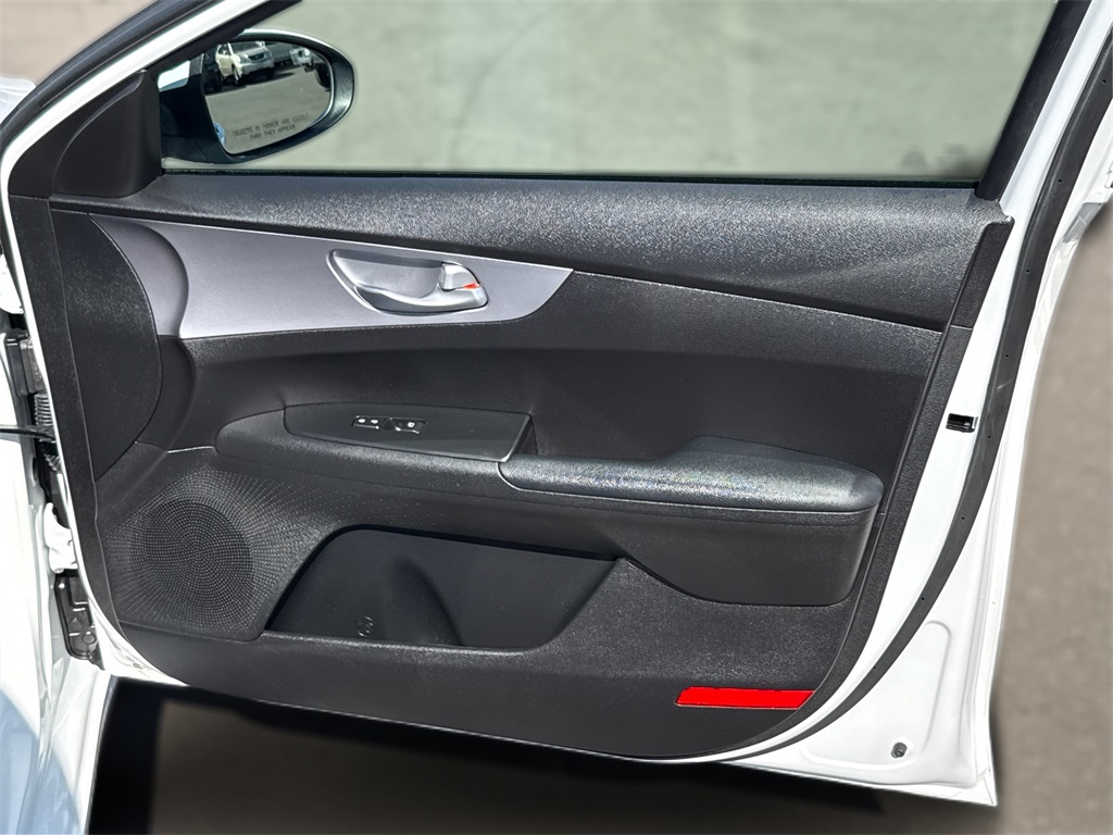 2023 Kia Forte LXS photo 26