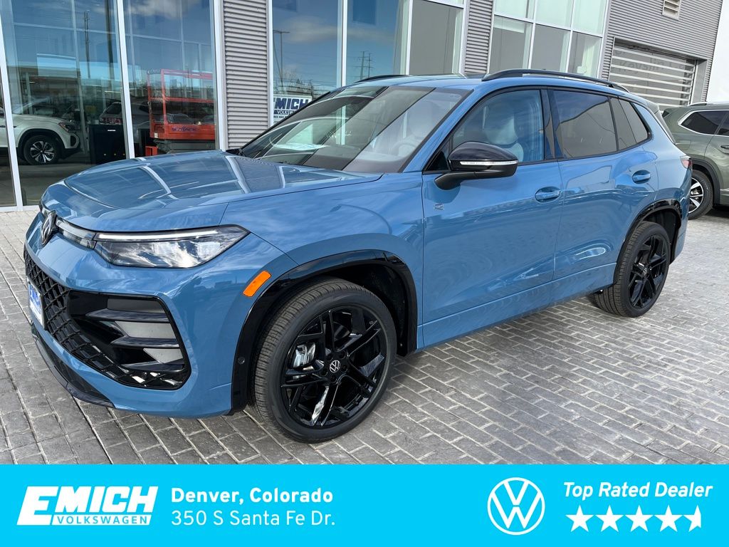 2026 Volkswagen Tiguan SE R-LINE BLACK's photo