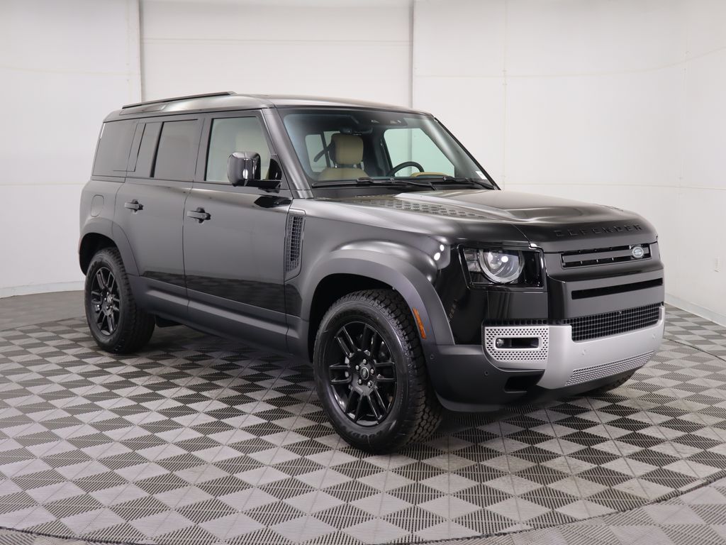 2025 Land Rover Defender 110 S photo 3