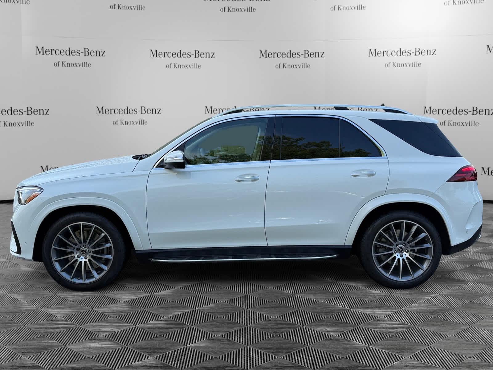 2026 Mercedes Benz GLE 450 4MATIC photo 2