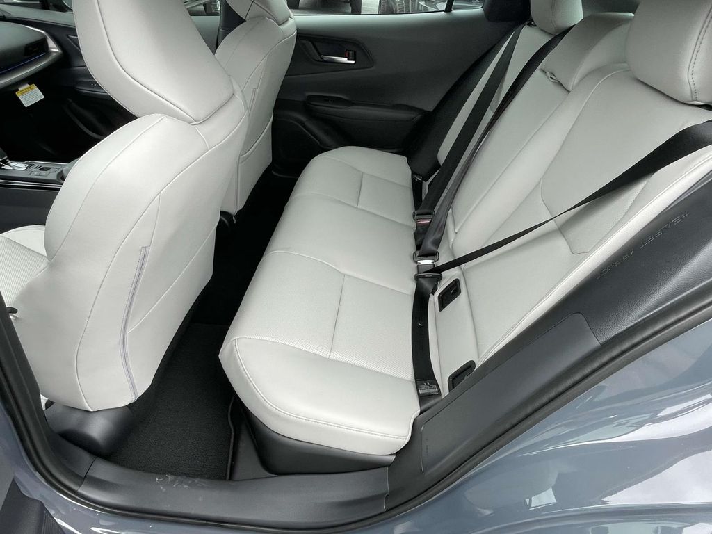 2025 Toyota Prius XLE photo 8