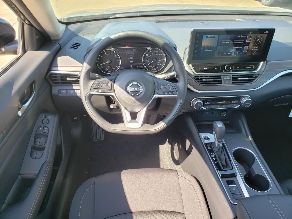 2025 Nissan Altima SV Special Edition photo 10