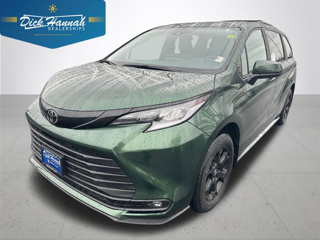 2026 Toyota Sienna Woodland Edition's photo