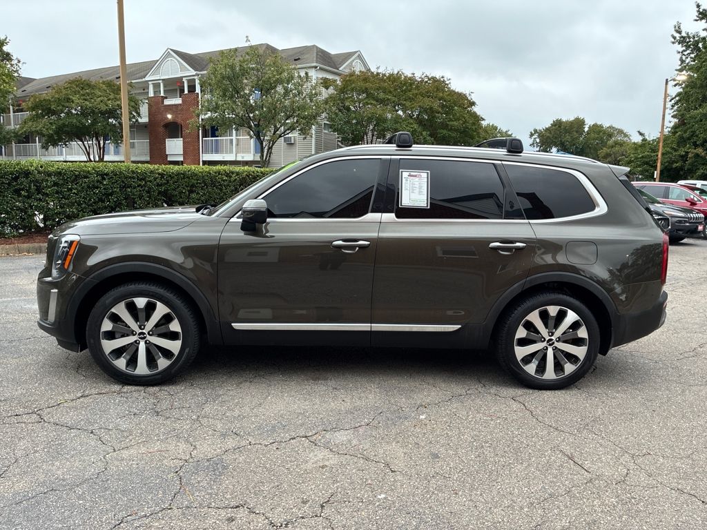 2022 Kia Telluride S photo 2