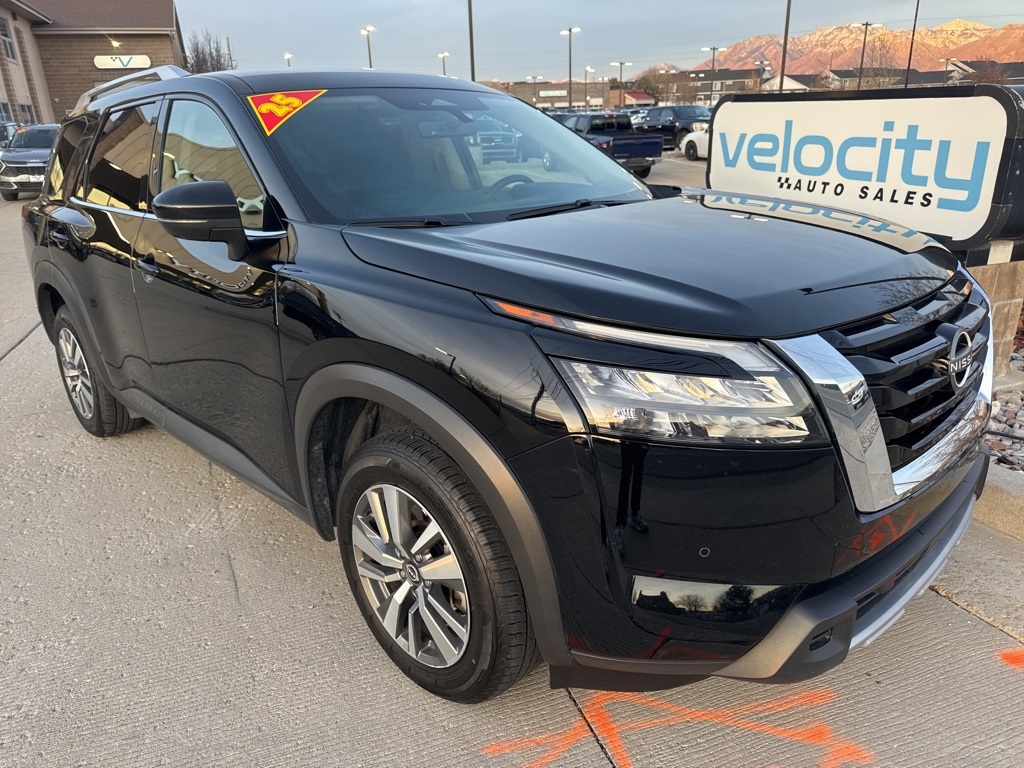 2025 Nissan Pathfinder SL's photo