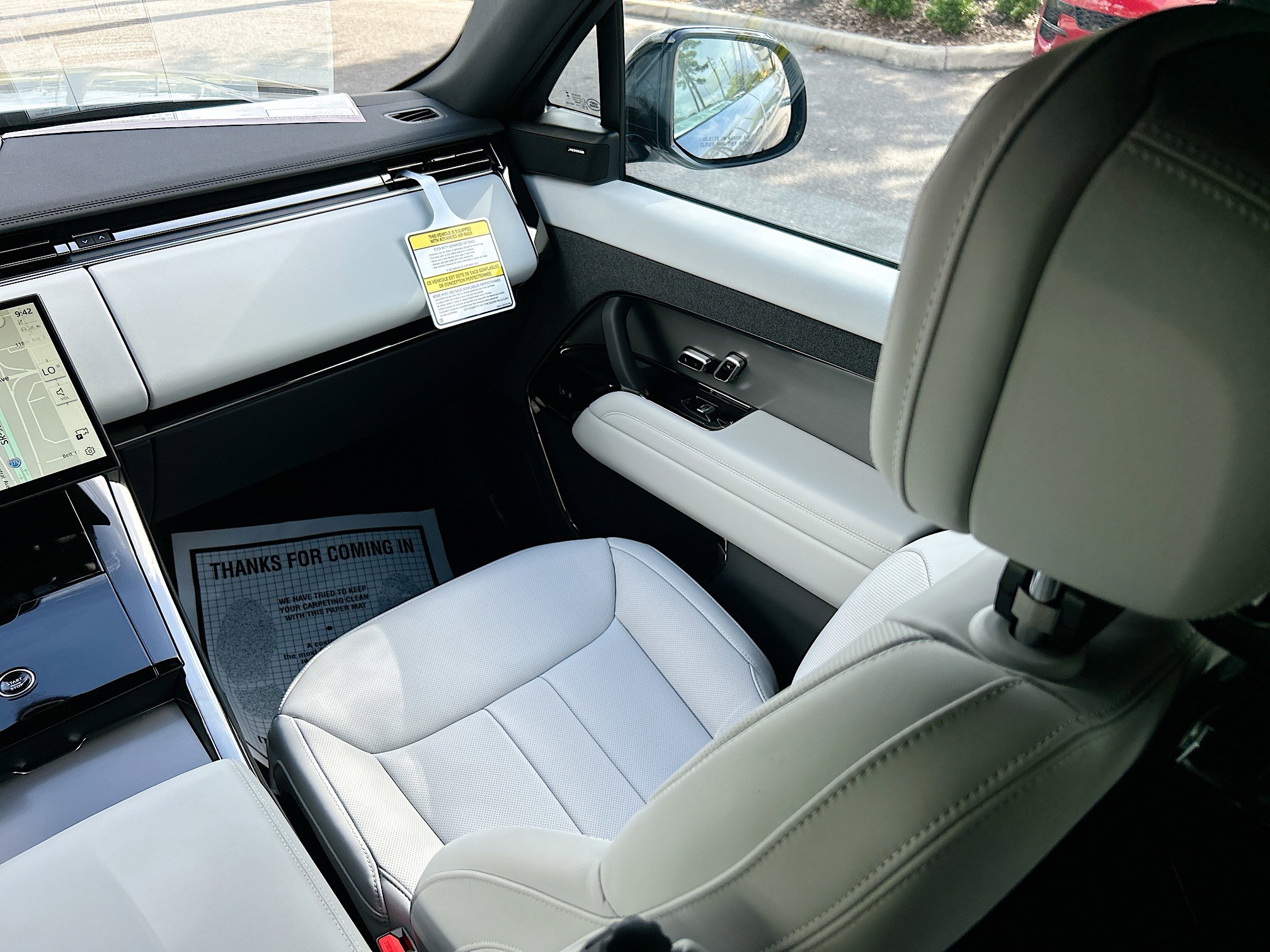 2025 Land Rover Range Rover Sport SE photo 16