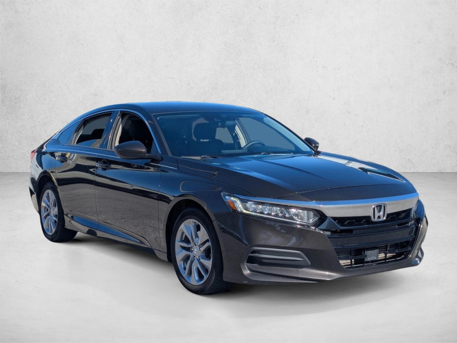 2018 Honda Accord LX 1.5T photo 3