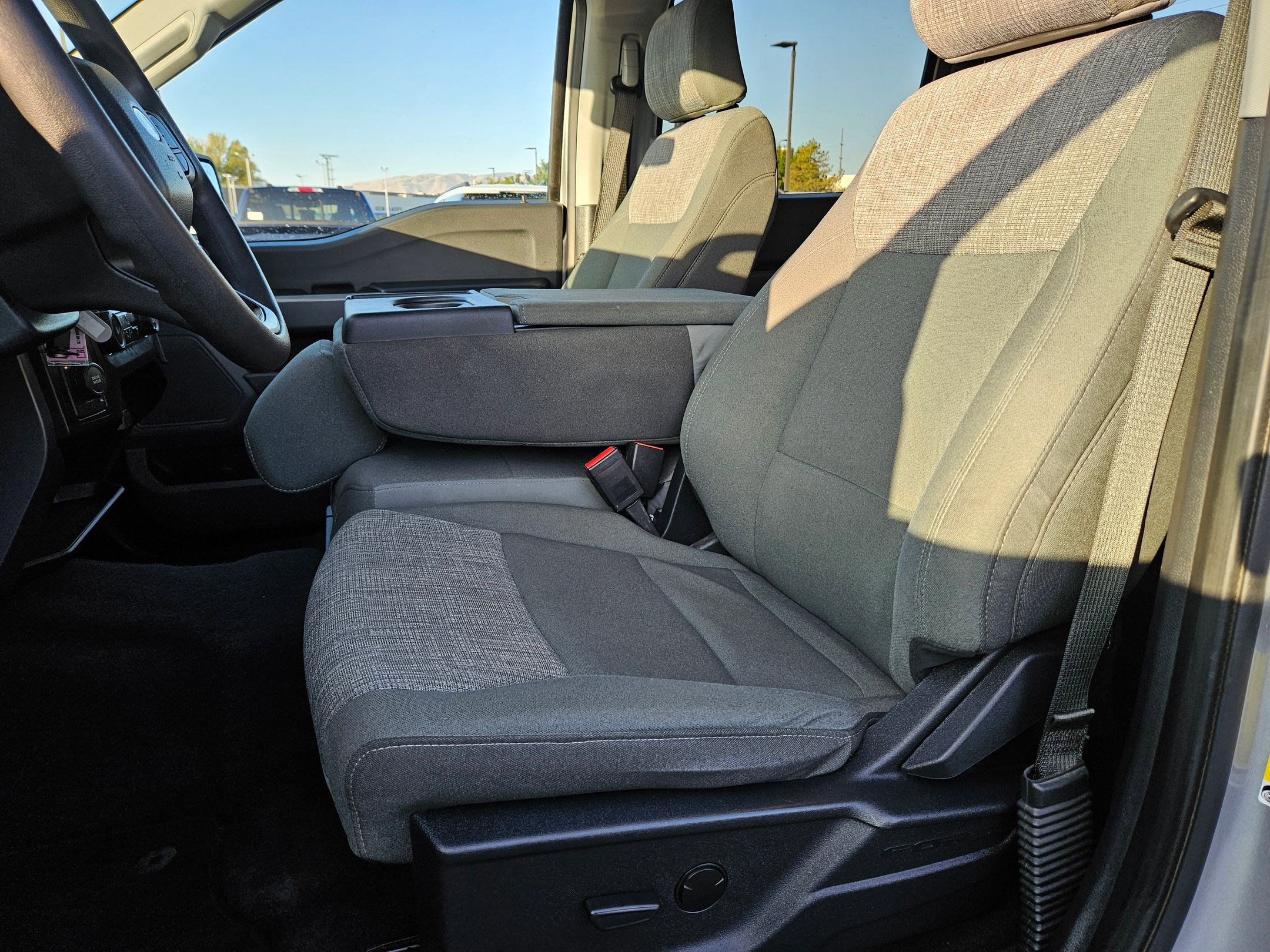 2023 Ford F-150 XLT photo 14