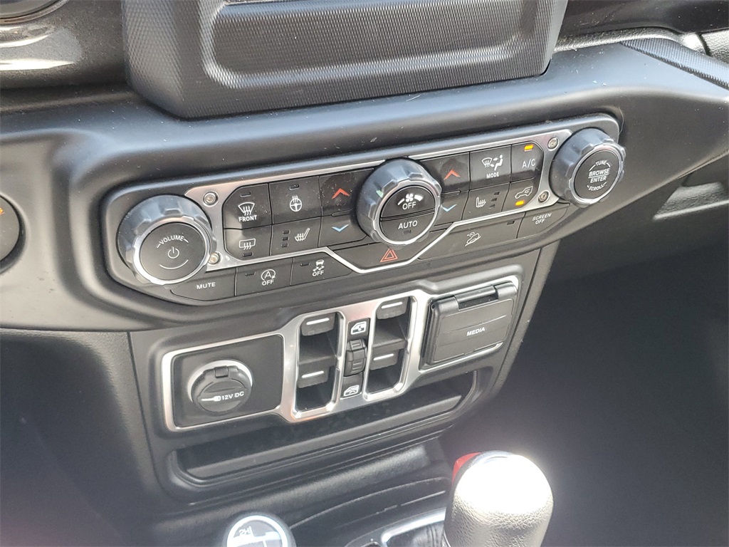 2020 Jeep Wrangler Unlimited Sport Altitude photo 25