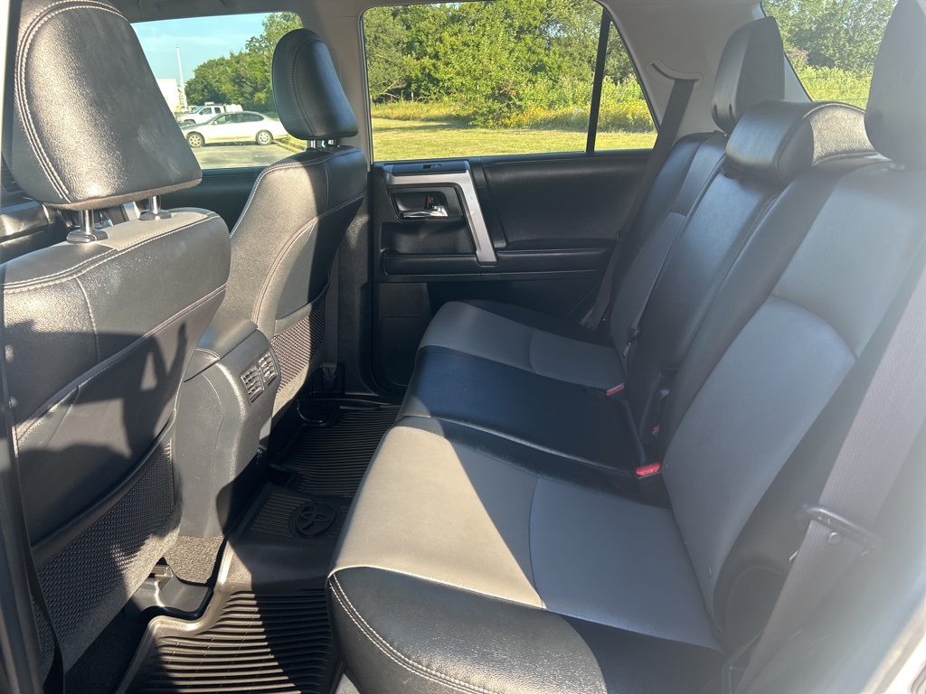 2021 Toyota 4Runner SR5 Premium photo 26