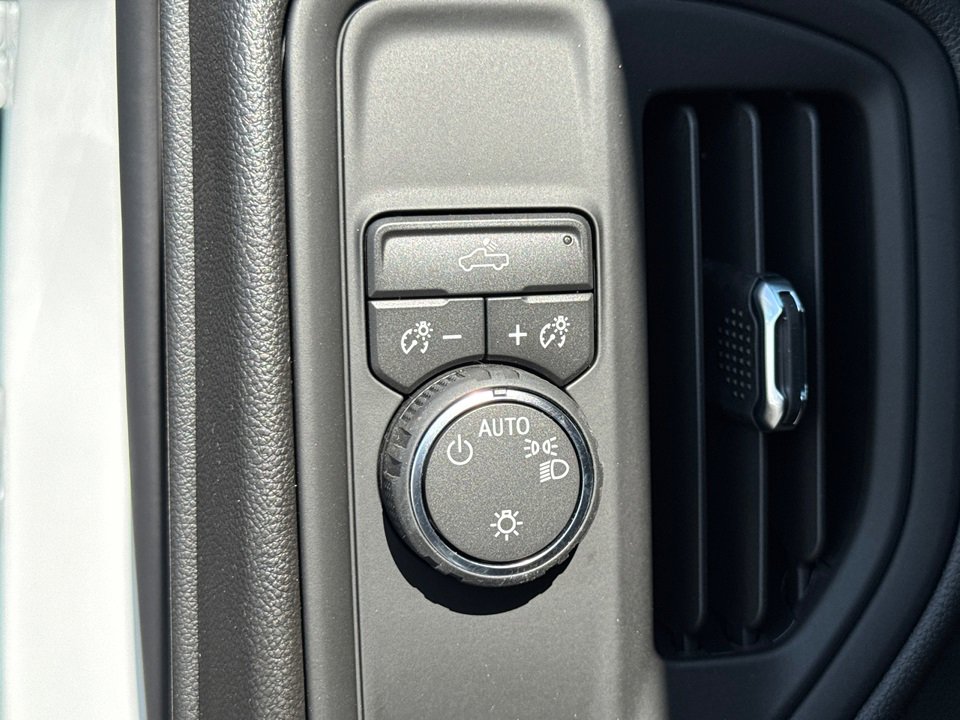 2026 Chevrolet Silverado 1500 Custom photo 15