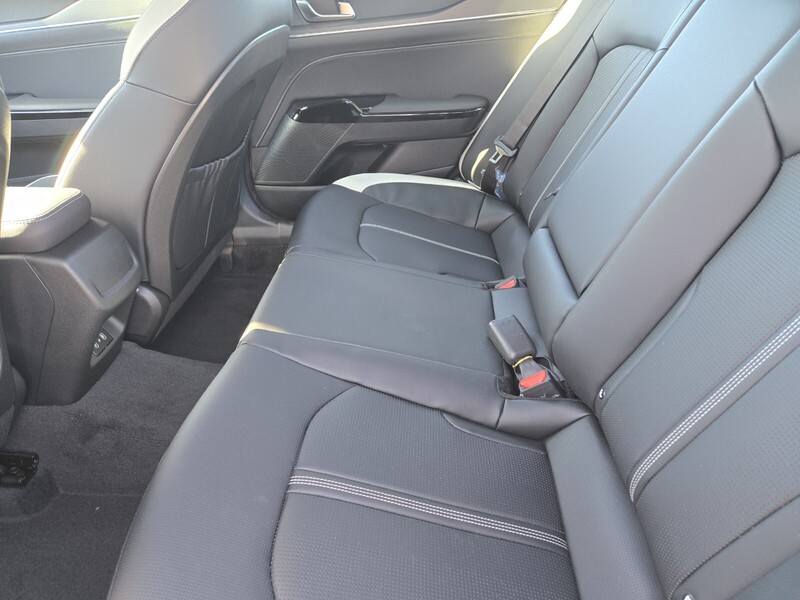 2025 Kia K5 GT-Line photo 7