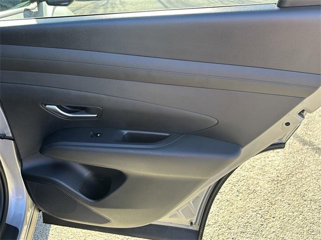 2025 Hyundai Tucson SEL photo 16