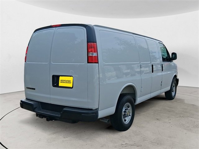 2025 Chevrolet Express Cargo 2500 photo 5