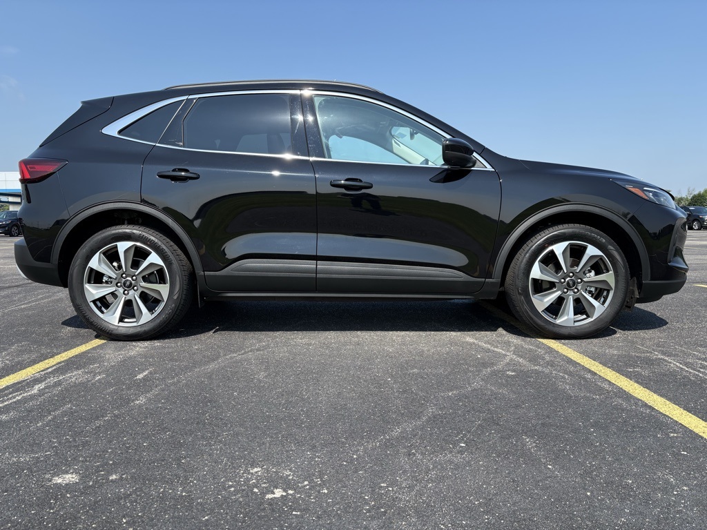 2024 Ford Escape Platinum photo 4