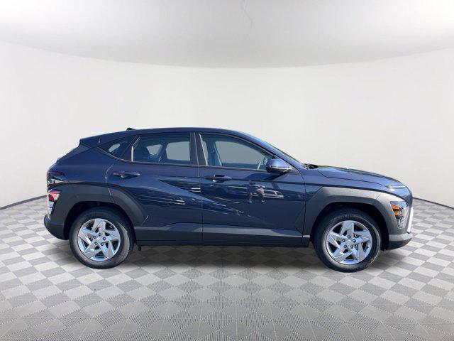 2026 Hyundai Kona SE photo 3