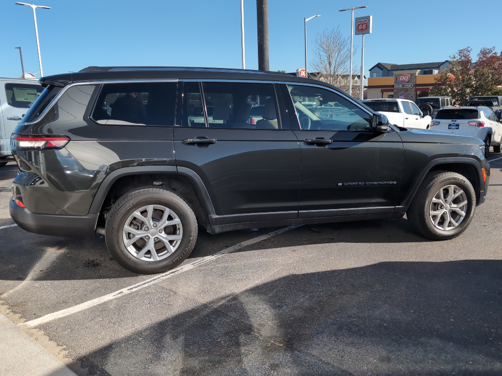 2023 Jeep Grand Cherokee Limited photo 2
