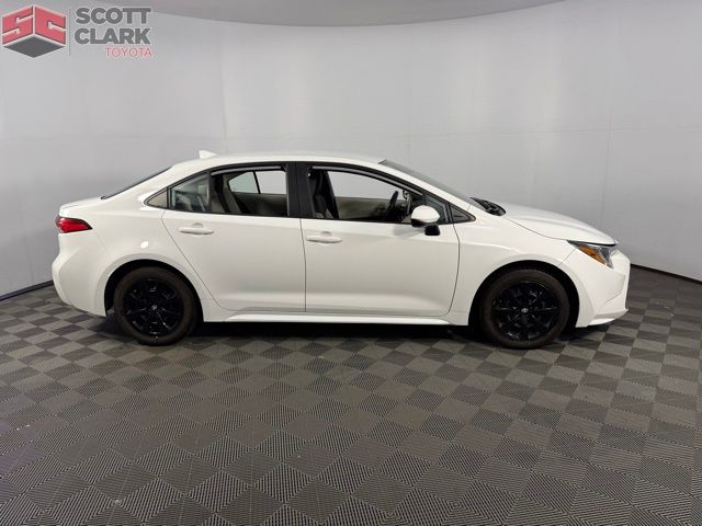 2021 Toyota Corolla LE photo 7