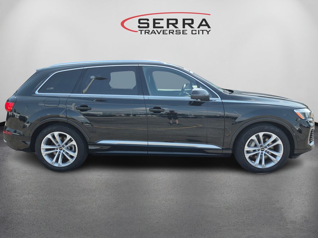 2025 Audi Q7 55 Prestige photo 3