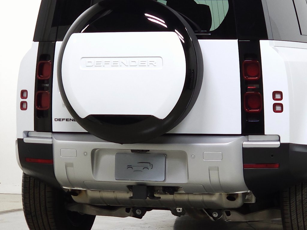 2025 LAND ROVER DEFENDER - Image 6