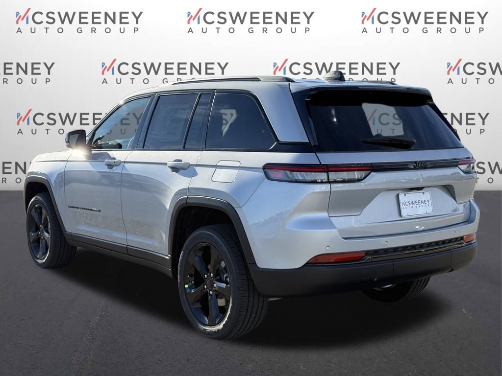 2025 Jeep Grand Cherokee Altitude X photo 2