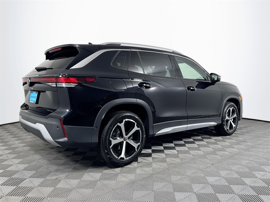 2025 Volkswagen Tiguan SE photo 11
