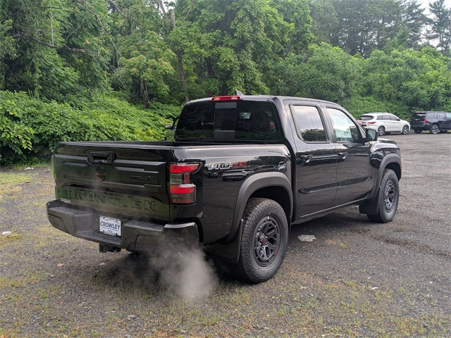 2025 Nissan Frontier PRO-4X photo 3
