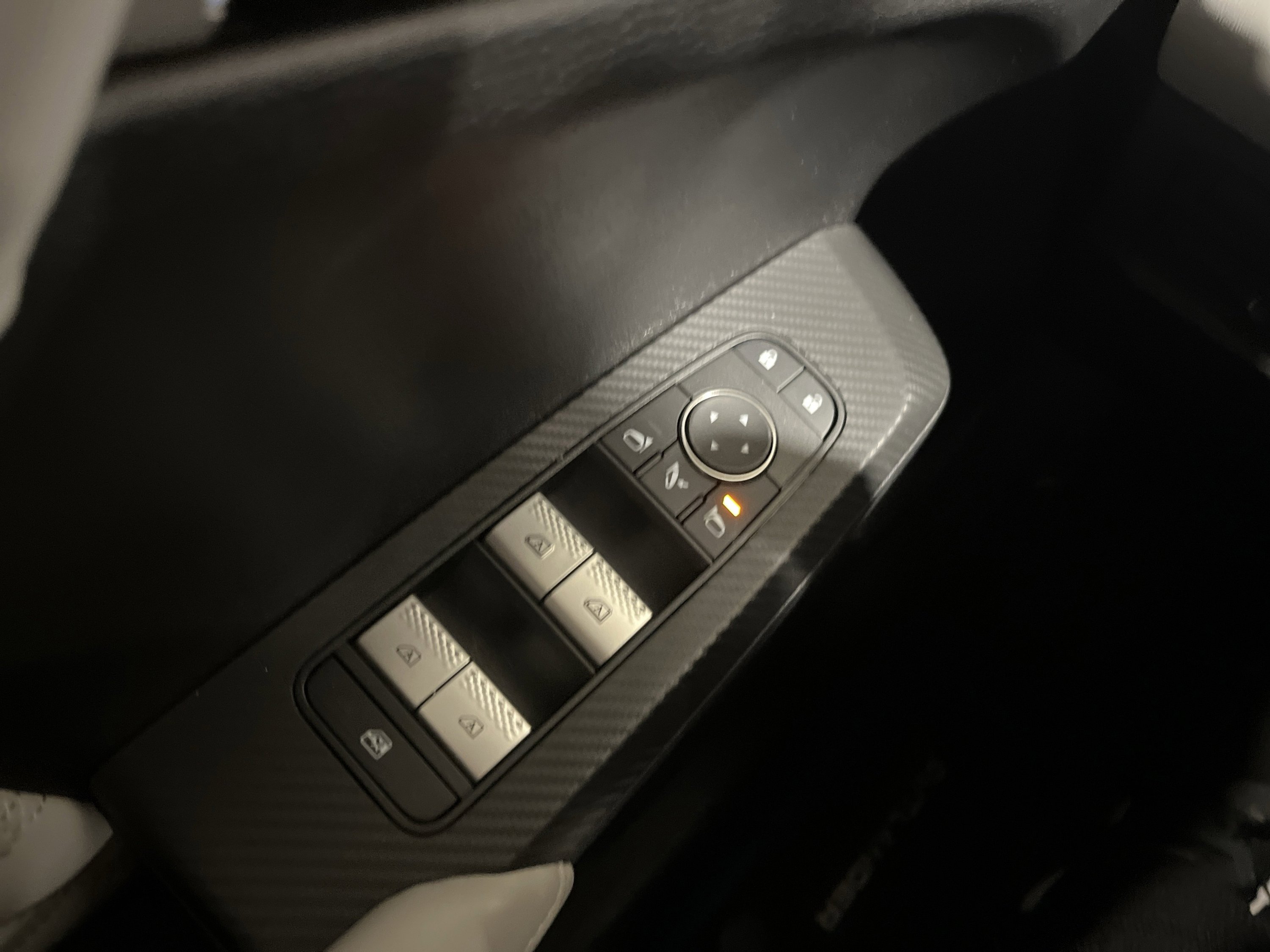 2024 Mitsubishi Outlander PHEV SEL photo 17