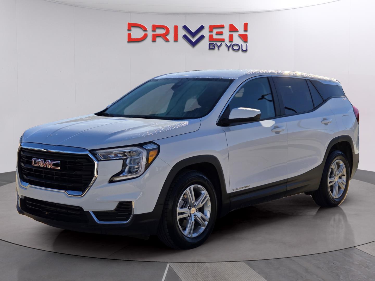2024 GMC Terrain SLE's photo