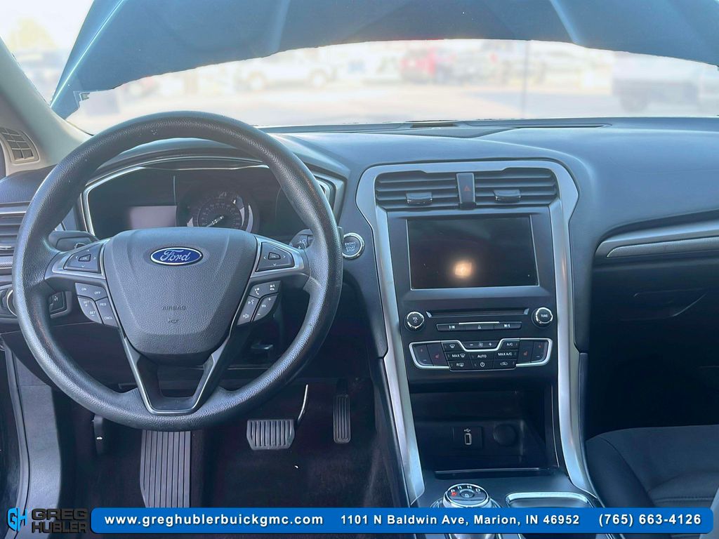 2017 Ford Fusion SE photo 14